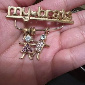 VINTAGE USA K.I.S MY BRATS PIN BROOCH WITH 2 CHARMS
